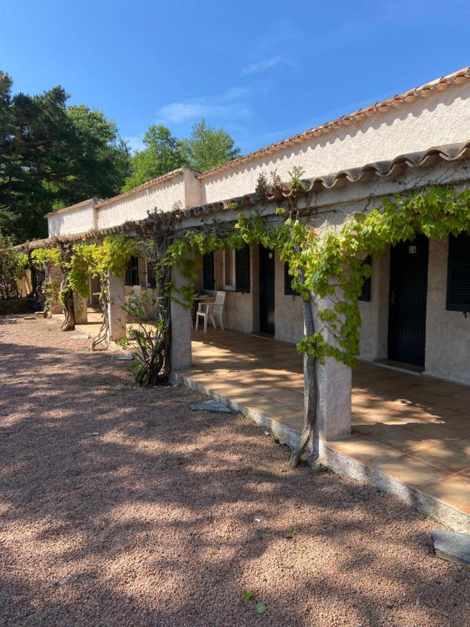 Les Lodges De La Plage U Dragulinu Сари-Соленцара Экстерьер фото